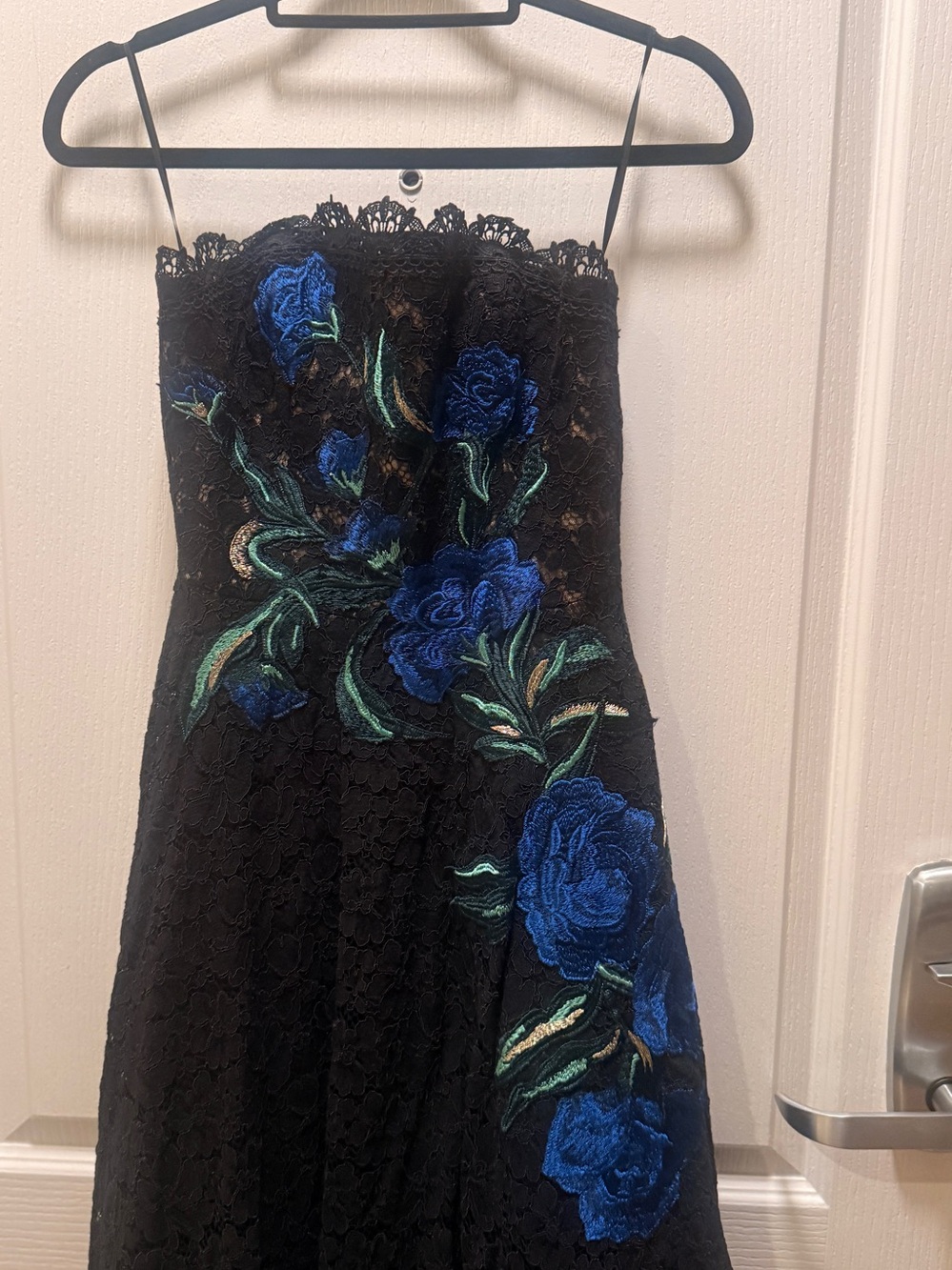 HELSI Patricia Strapless Floral Embroidered Lace Gown
 Size XS NWT  $850 - Picture 4 of 6